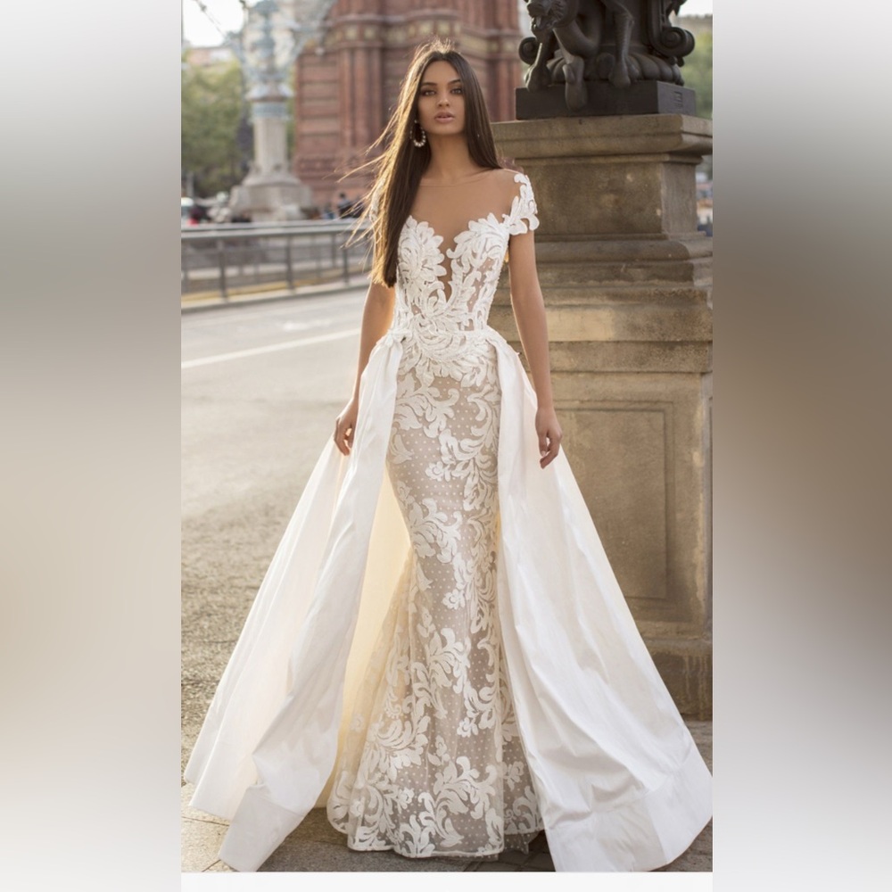 Tarik ediz NWT size 4 ivory gown with detachable skirt